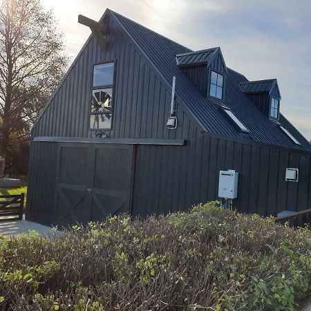 Accommodation At Lakeside Oamaru Exterior photo